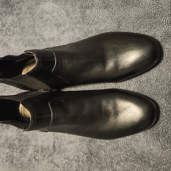 Easy Spirit brand slip on ankle booties. Size 6.5 EUC - Picture 3 of 8